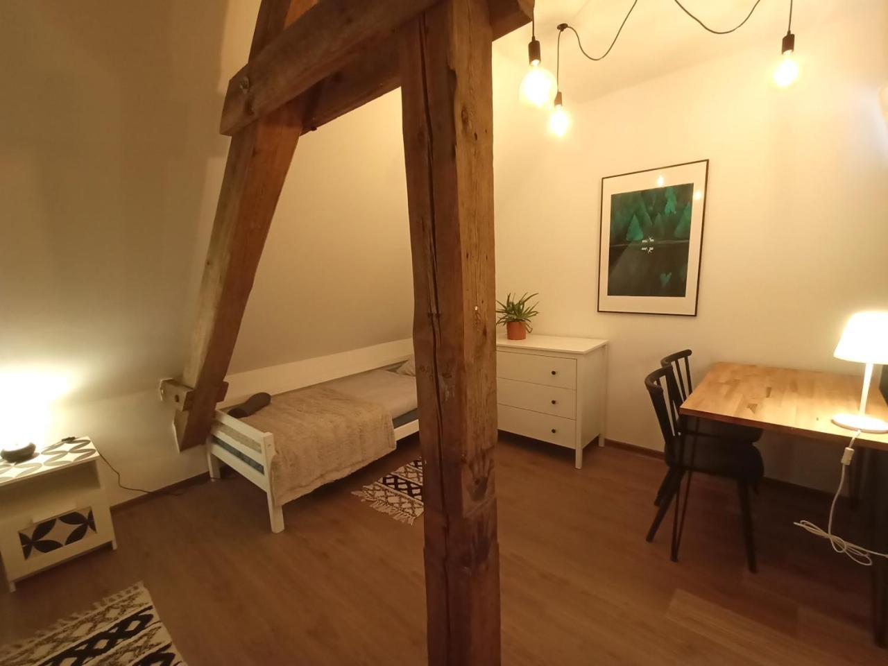 Lemuria Pokoje Hostel Chojnowska A Legnica Eksteriør bilde