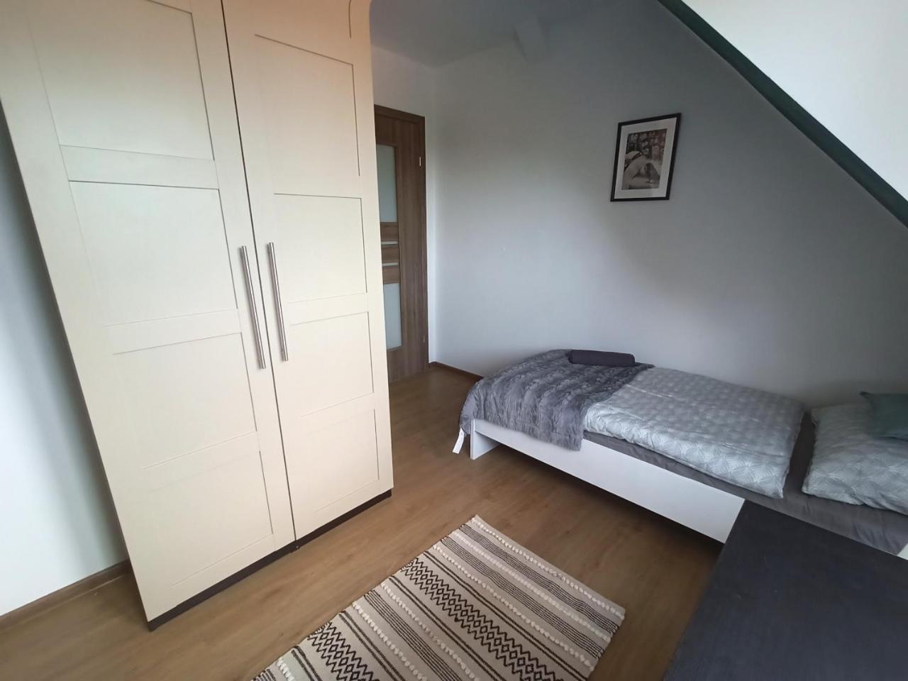 Lemuria Pokoje Hostel Chojnowska A Legnica Eksteriør bilde