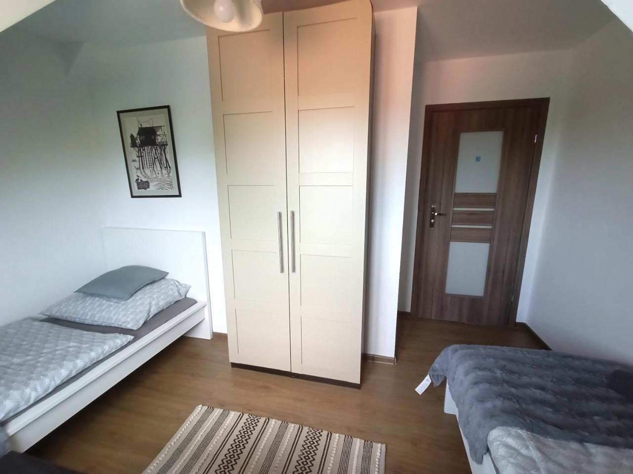 Lemuria Pokoje Hostel Chojnowska A Legnica Eksteriør bilde