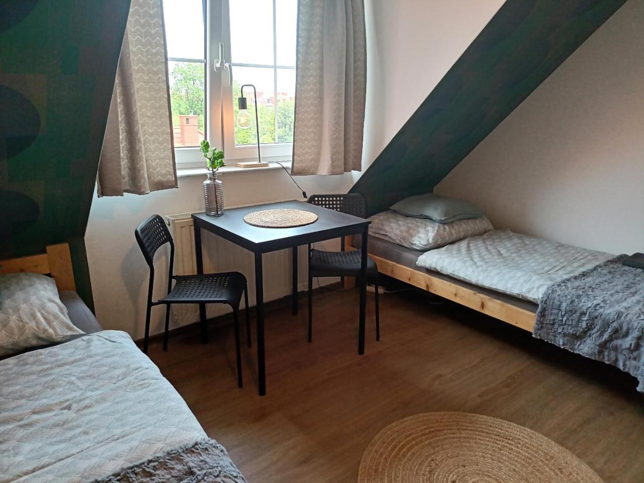 Lemuria Pokoje Hostel Chojnowska A Legnica Eksteriør bilde