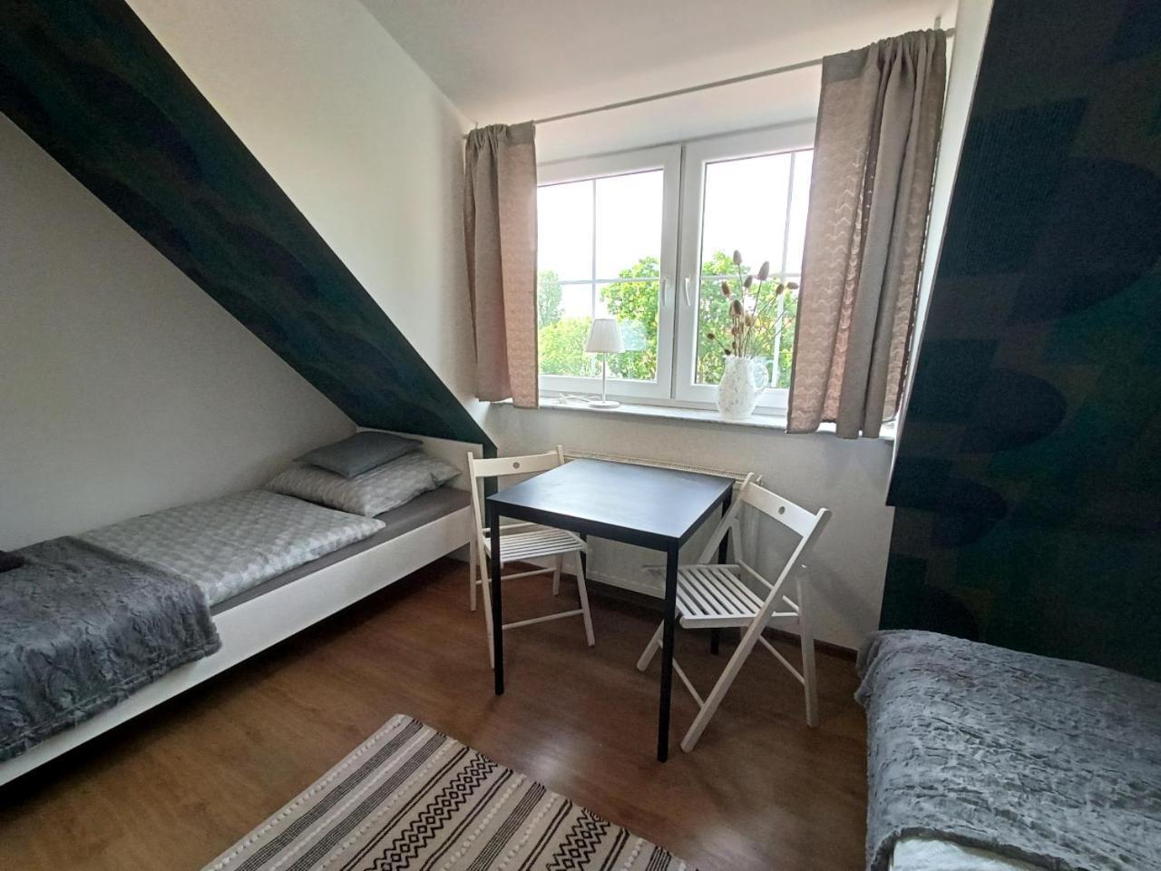 Lemuria Pokoje Hostel Chojnowska A Legnica Eksteriør bilde