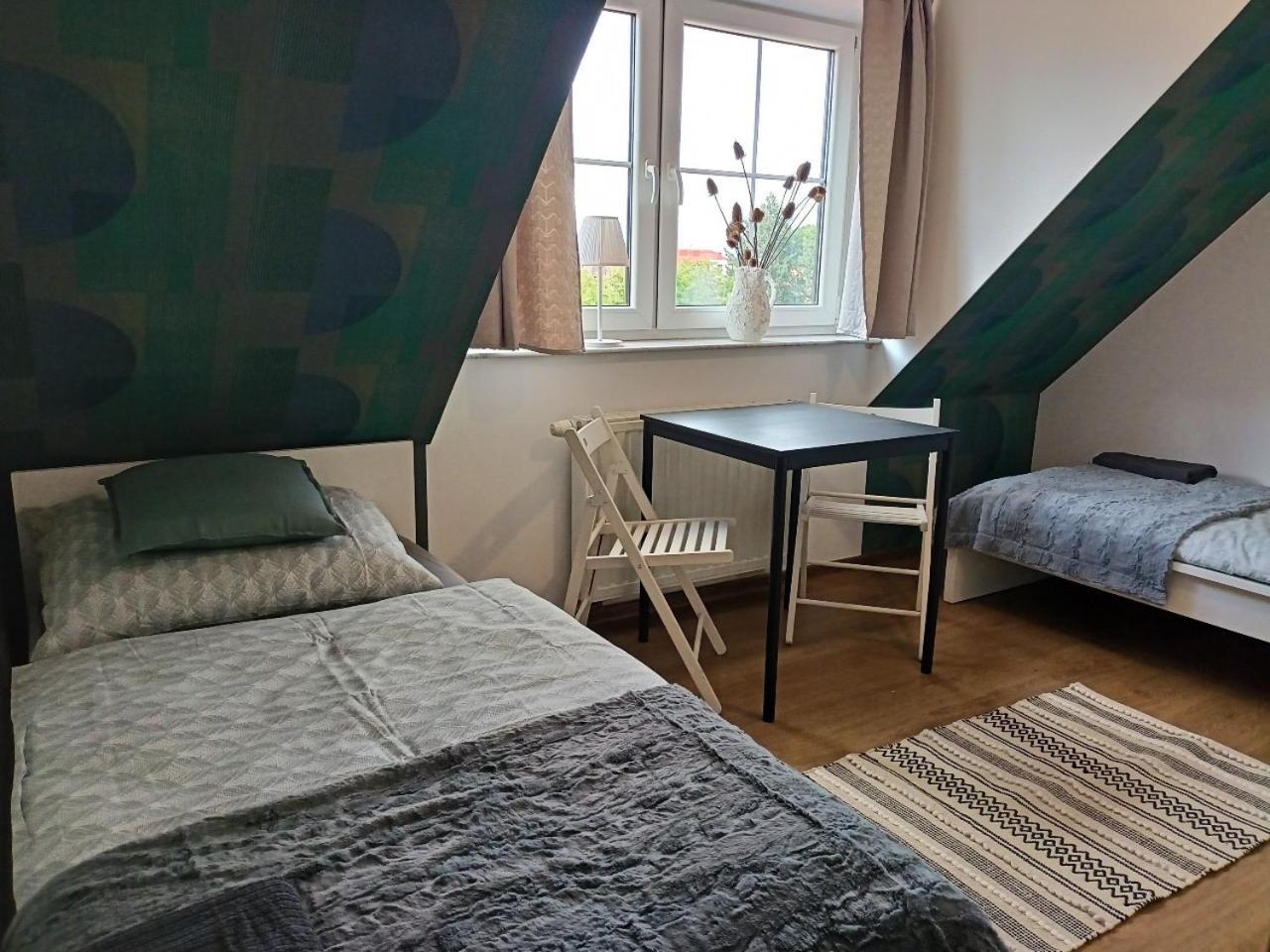 Lemuria Pokoje Hostel Chojnowska A Legnica Eksteriør bilde