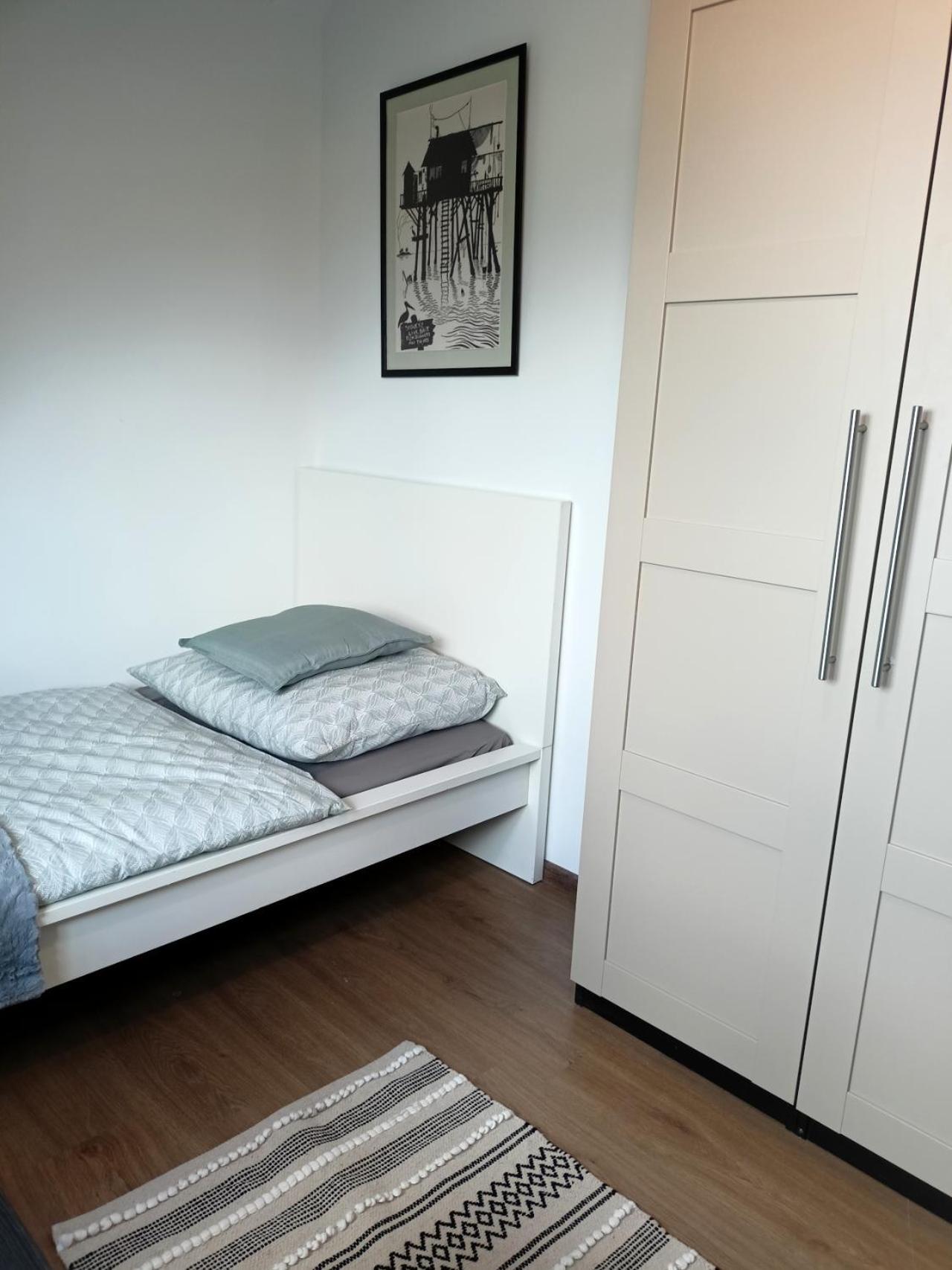 Lemuria Pokoje Hostel Chojnowska A Legnica Eksteriør bilde
